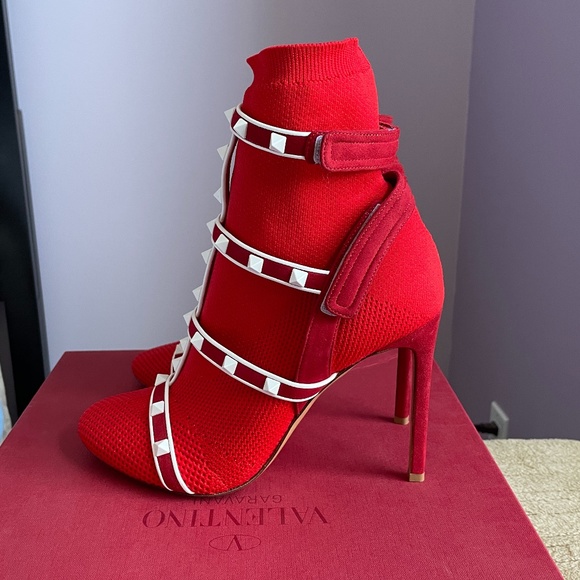 Valentino Garavani Rockstud Bodytech Boots - Picture 7 of 16